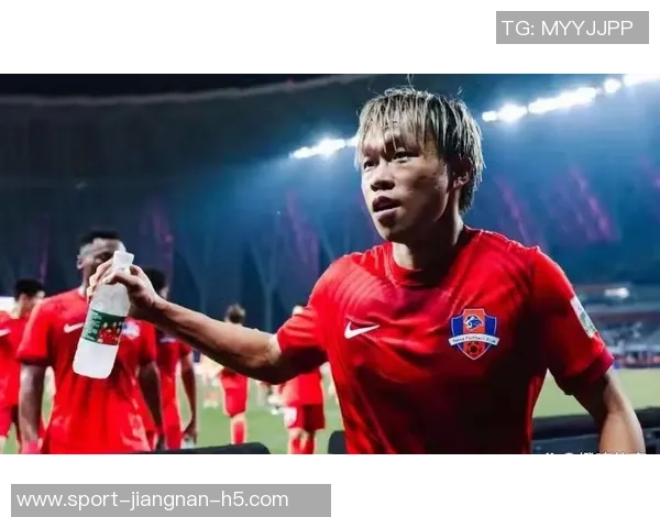 海港与茹子楠转会谈判接近尾声预计12月顺利完成交易 海港与茹子楠转会谈判接近尾声预计12月顺利完成交易