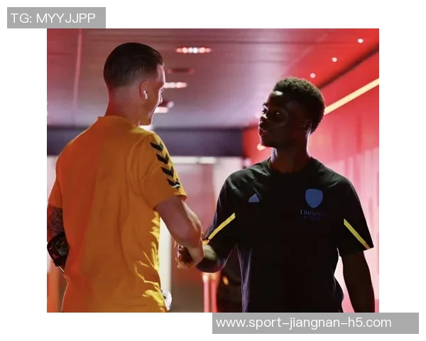 阿森纳与纽卡比赛裁判失误麦克风未关致萨卡被误听解释 阿森纳与纽卡比赛裁判失误麦克风未关致萨卡被误听解释